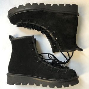 Womens Winter Boots - cute apres ski vibe. Size 8.